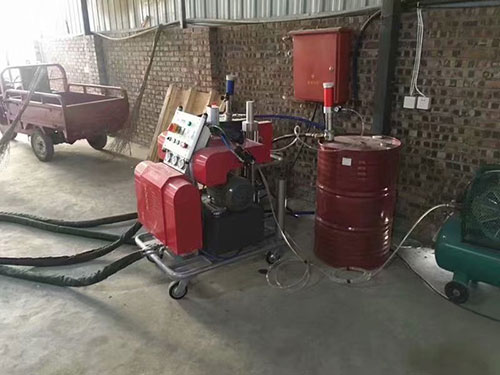 防腐材料聚脲储罐怎么施工(图1) 储罐罐体防腐聚脲喷涂施工案例