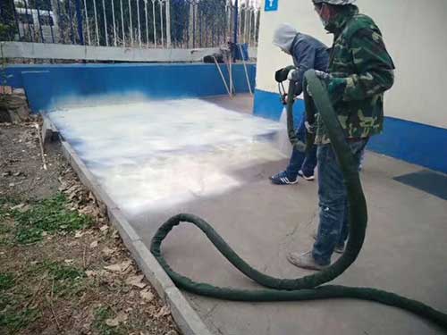 聚脲喷涂机苏州 好不好操作?(图2) 液压聚脲喷涂机水池防水施工案例